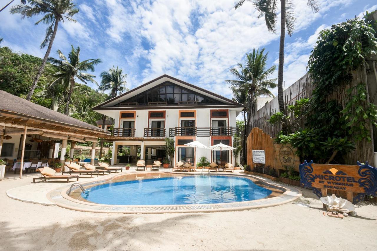 Microtel By Wyndham Boracay Balabag  Εξωτερικό φωτογραφία