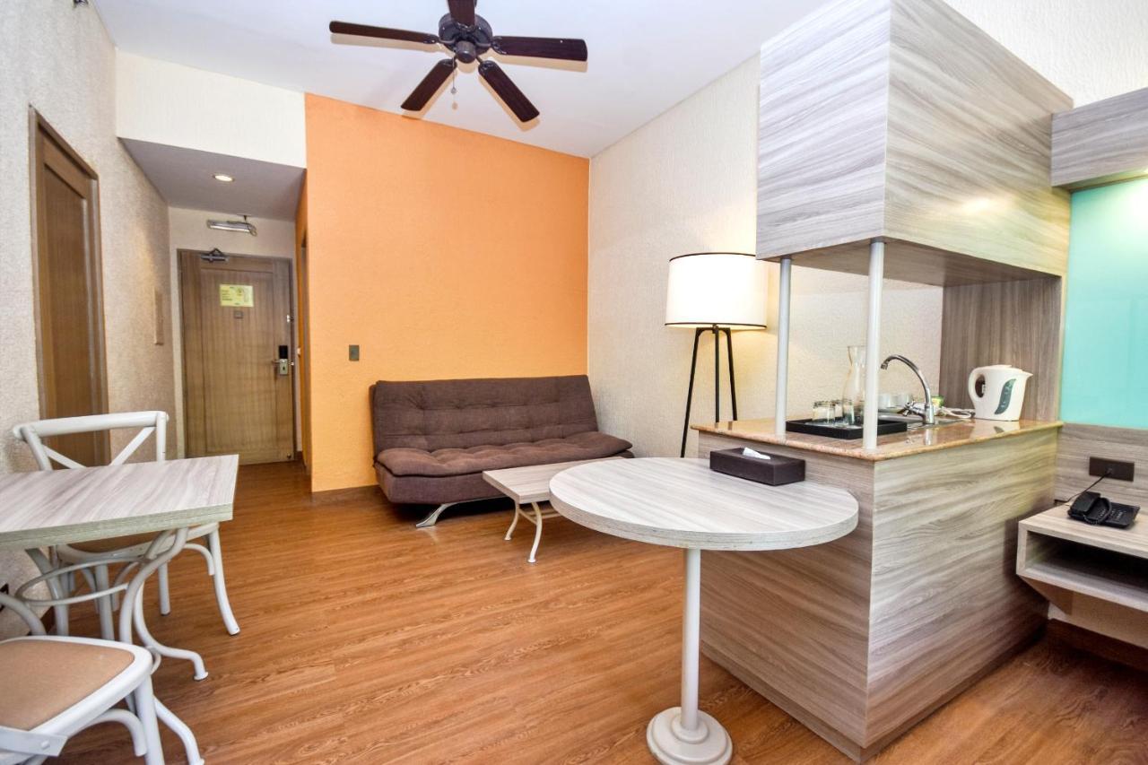 Microtel By Wyndham Boracay Balabag  Εξωτερικό φωτογραφία