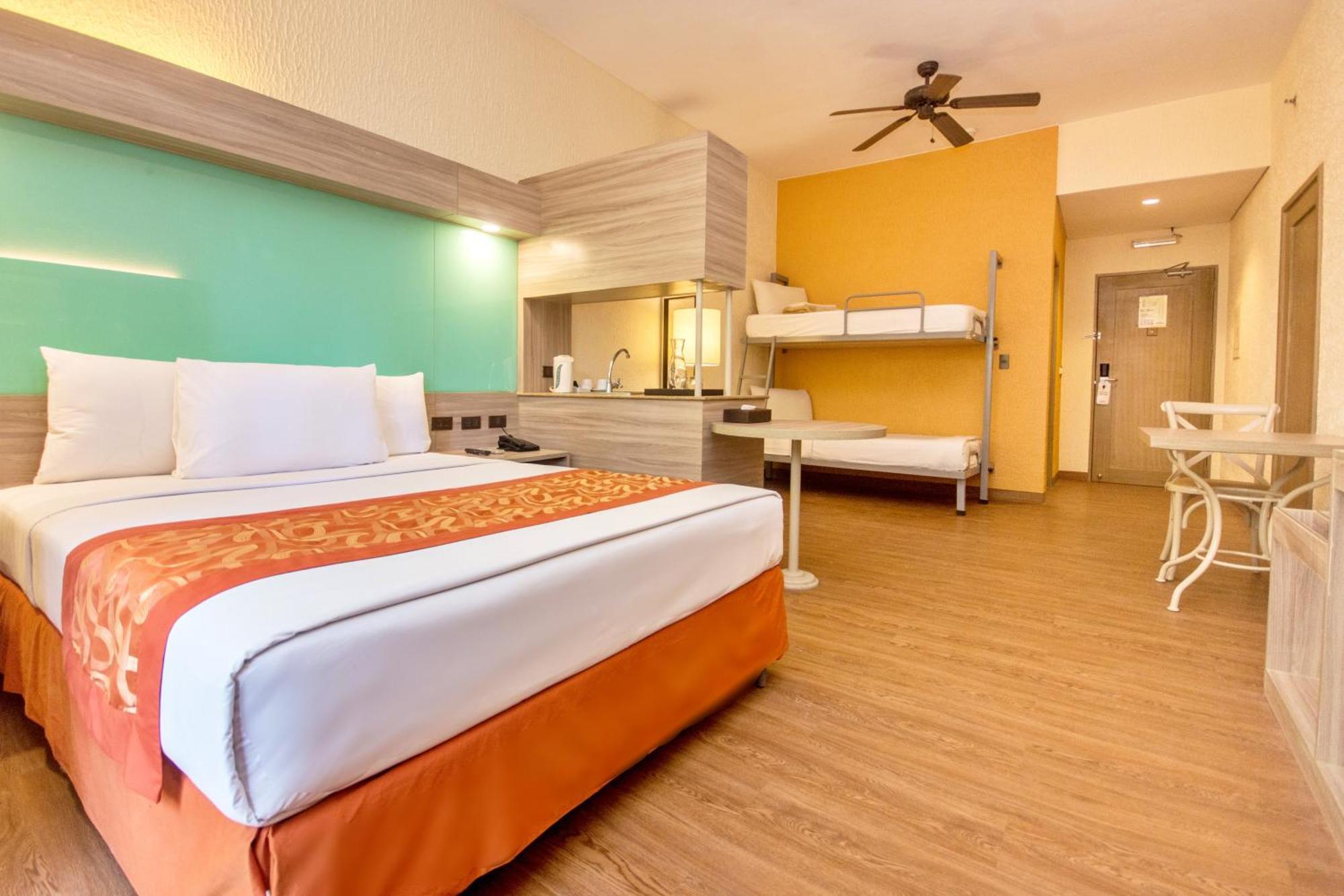 Microtel By Wyndham Boracay Balabag  Εξωτερικό φωτογραφία