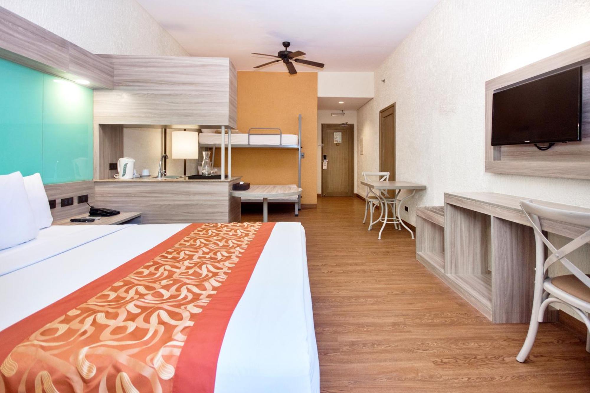 Microtel By Wyndham Boracay Balabag  Εξωτερικό φωτογραφία