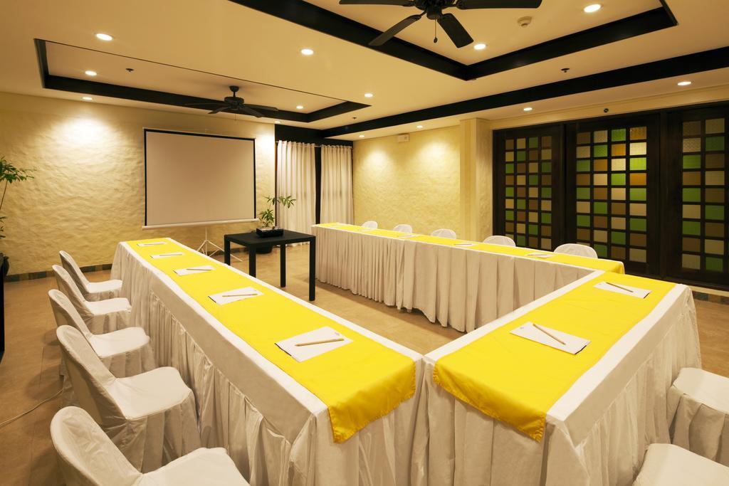 Microtel By Wyndham Boracay Balabag  Εξωτερικό φωτογραφία