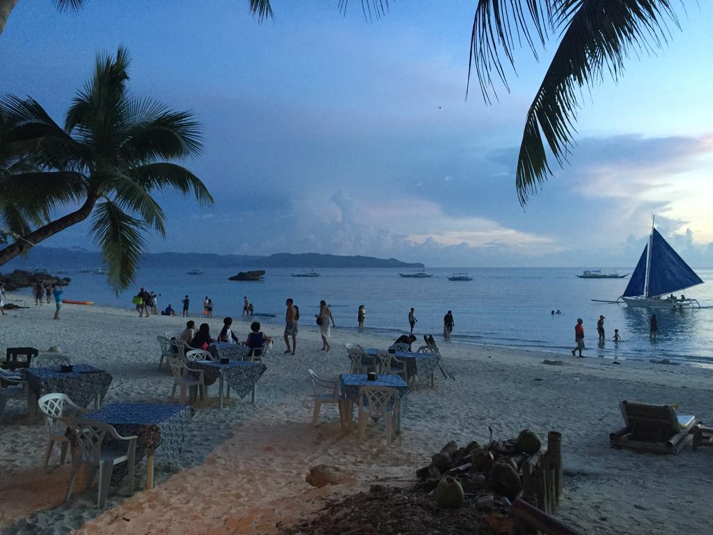 Microtel By Wyndham Boracay Balabag  Εξωτερικό φωτογραφία